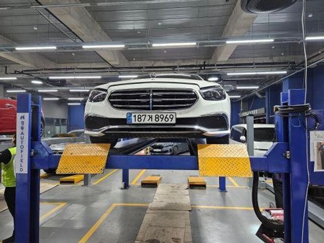 Mercedes-Benz E-Class 2023 — фото осмотра 1