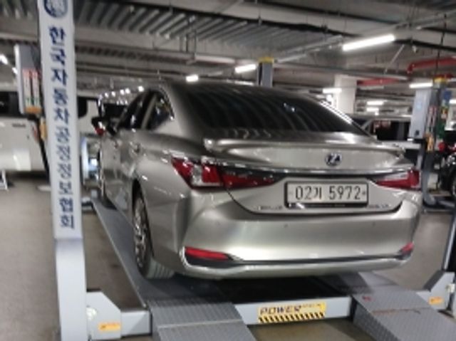 Lexus ES 2019 — фото осмотра 2
