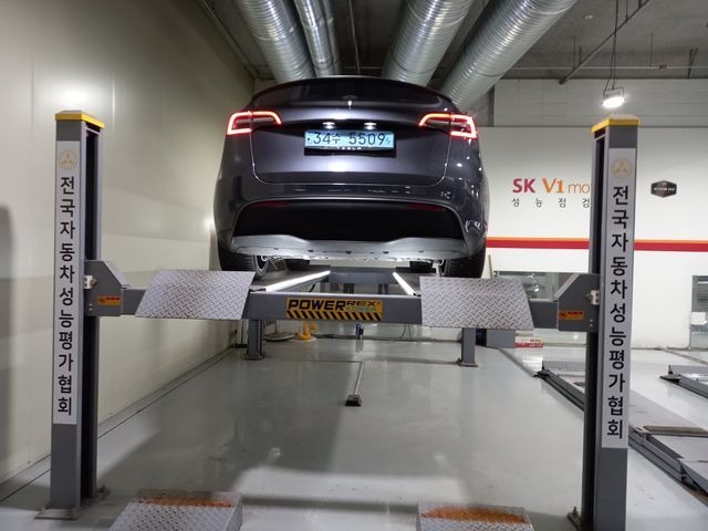 Tesla Model Y 2023 — фото осмотра 2