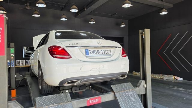 Mercedes-Benz C-Class 2018 — фото осмотра 2