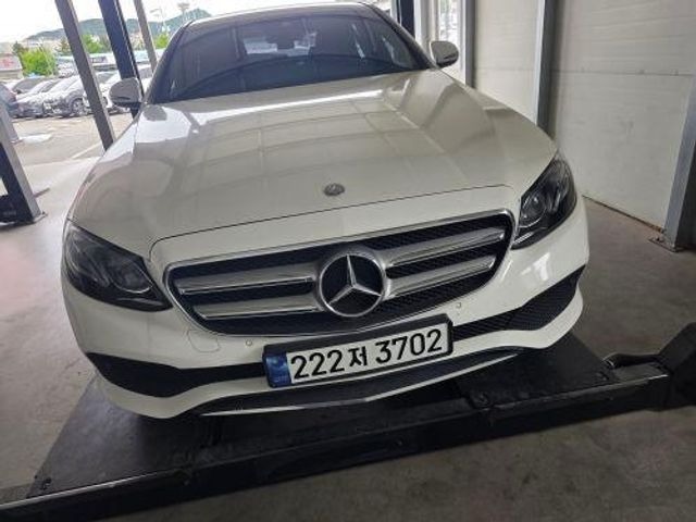 Mercedes-Benz E-Class 2017 — фото осмотра 1