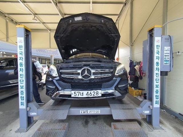 Mercedes-Benz GLE-Class 2018 — фото осмотра 1
