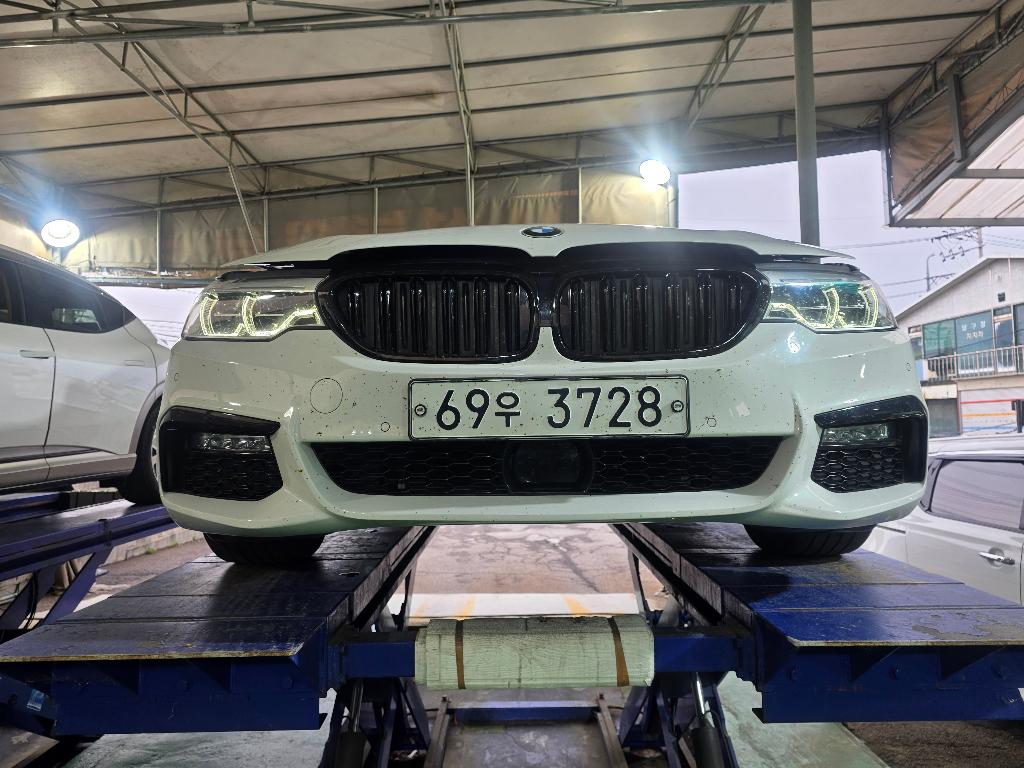 BMW 5-Series 2018 — фото осмотра 1