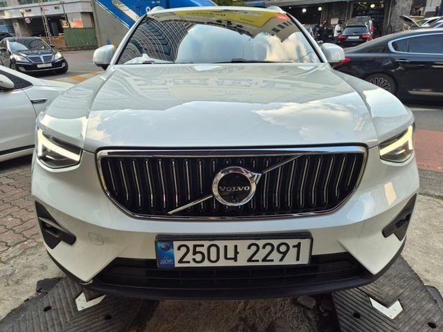 Volvo XC40 2025 — фото осмотра 1