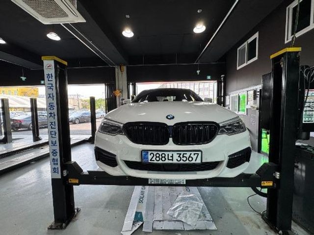 BMW 5-Series 2018 — фото осмотра 1