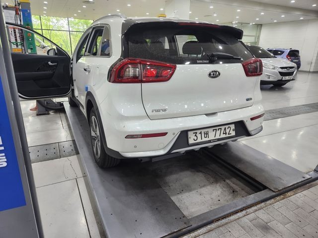 Kia Niro 2018 — фото осмотра 2