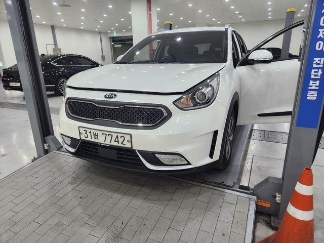 Kia Niro 2018 — фото осмотра 1