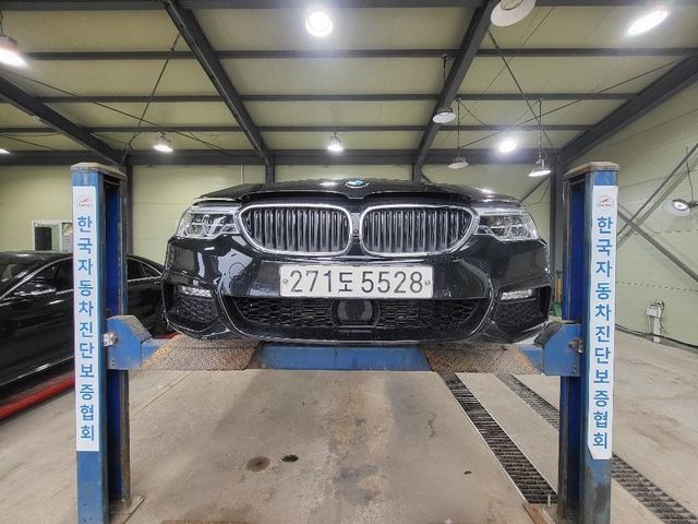 BMW 5-Series 2017 — фото осмотра 1