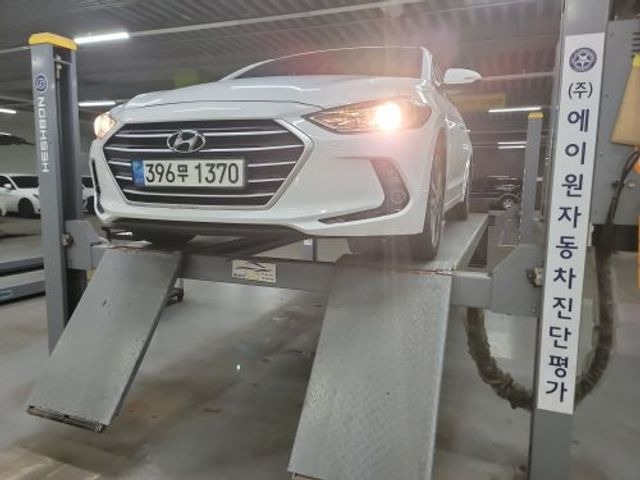 Hyundai AVANTE 2018 — фото осмотра 1