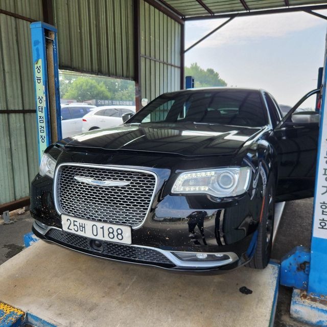 Chrysler 300C 2016 — фото осмотра 1