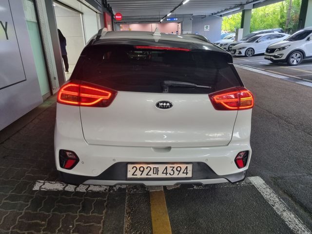 Kia Niro 2021 — фото осмотра 2