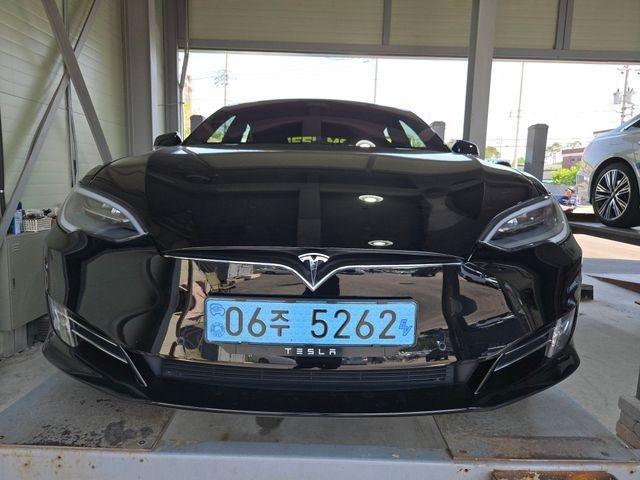 Tesla Model S 2019 — фото осмотра 1