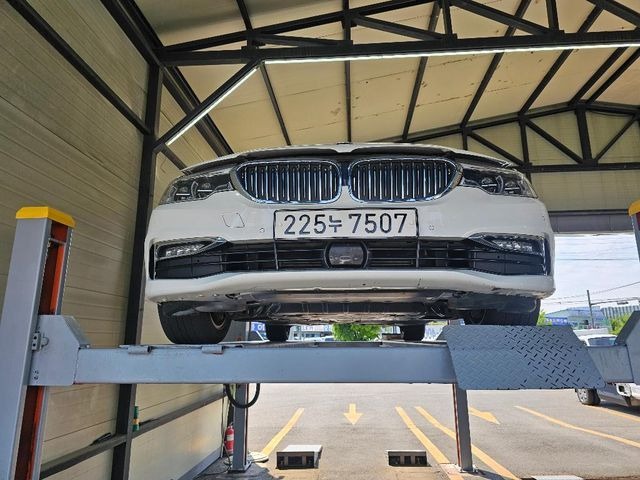 BMW 5-Series 2018 — фото осмотра 1