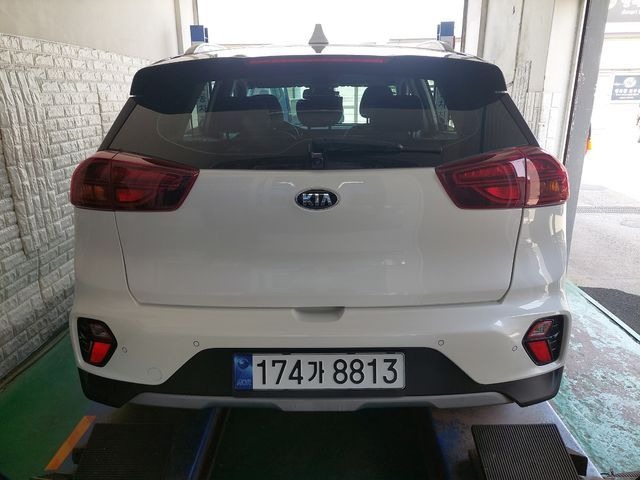 Kia Niro 2021 — фото осмотра 2