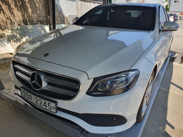 Mercedes-Benz E-Class 2017 — фото осмотра 1