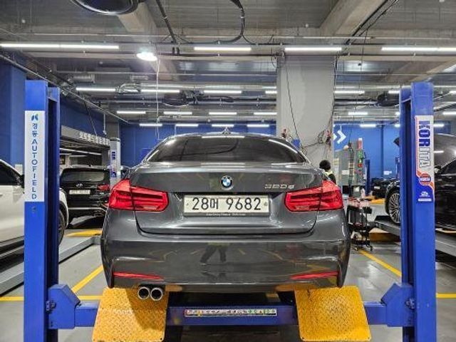 BMW 3-Series 2018 — фото осмотра 2