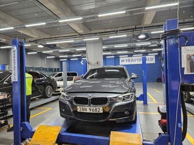 BMW 3-Series 2018 — фото осмотра 1