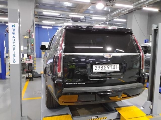 Cadillac Escalade 2018 — фото осмотра 2
