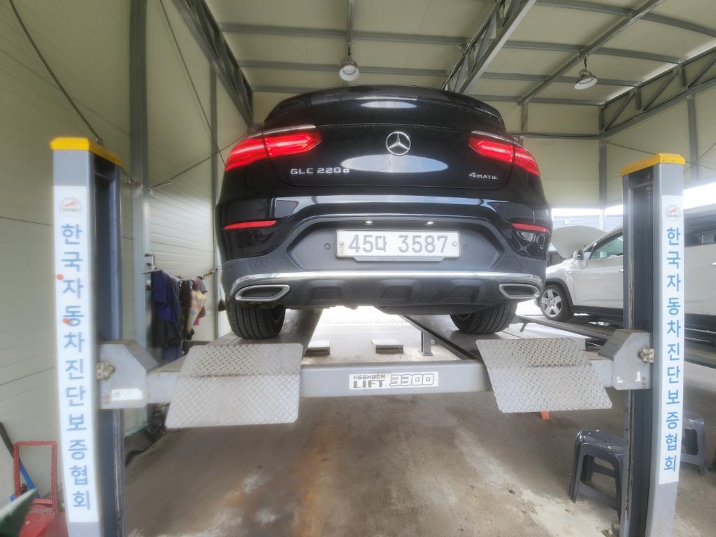 Mercedes-Benz GLC-Class 2018 — фото осмотра 2