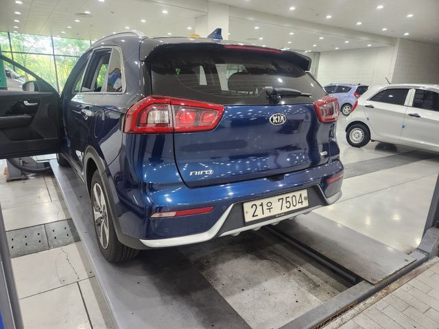 Kia Niro 2018 — фото осмотра 2