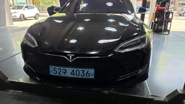 Tesla Model S 2017 — фото осмотра 1