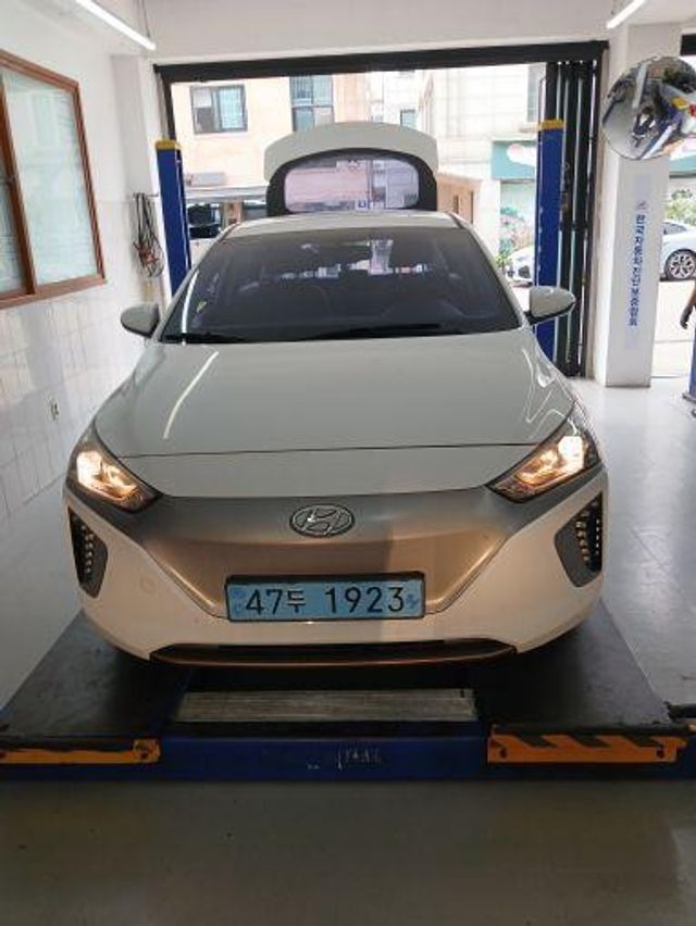 Hyundai Ioniq 2019 — фото осмотра 2