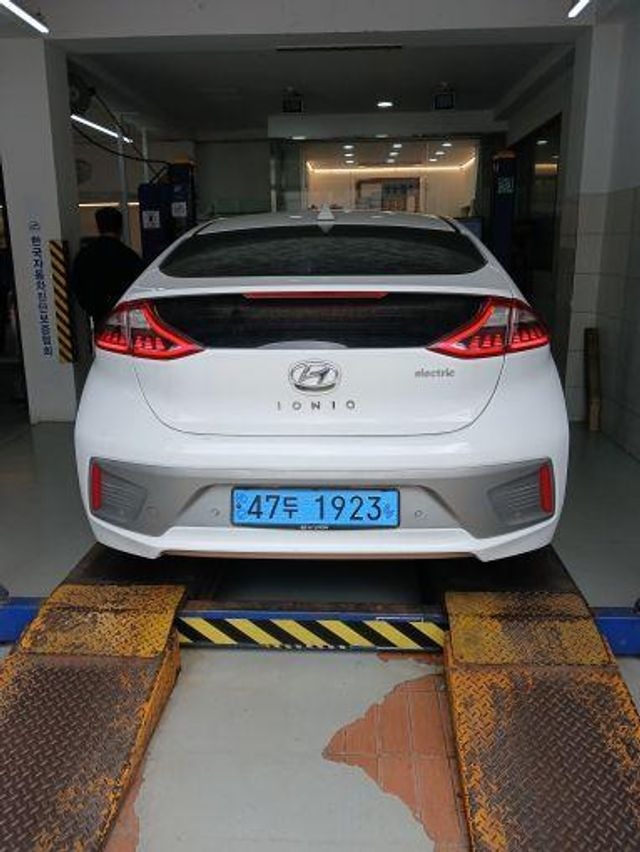Hyundai Ioniq 2019 — фото осмотра 1