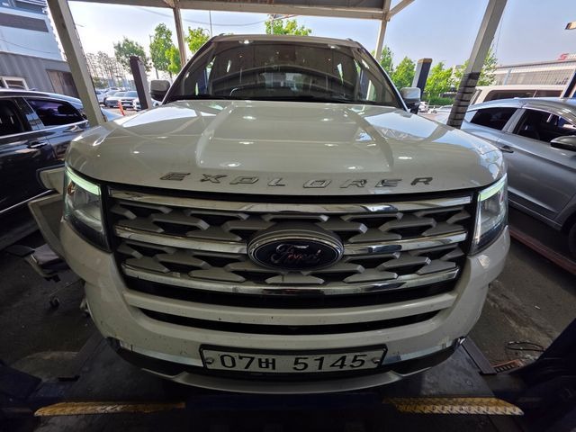 Ford Explorer 2018 — фото осмотра 1